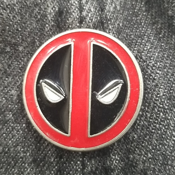 Deadpool Metal Pin Marvel Comics Strap Back Cap - Picture 3 of 5